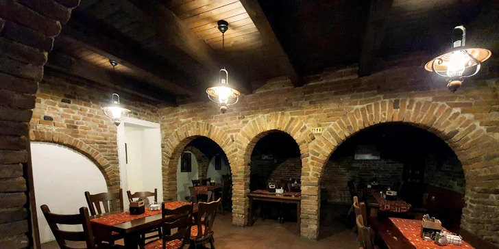 4chodové menu podle výběru i lahev vína z vlastního vinařstvía