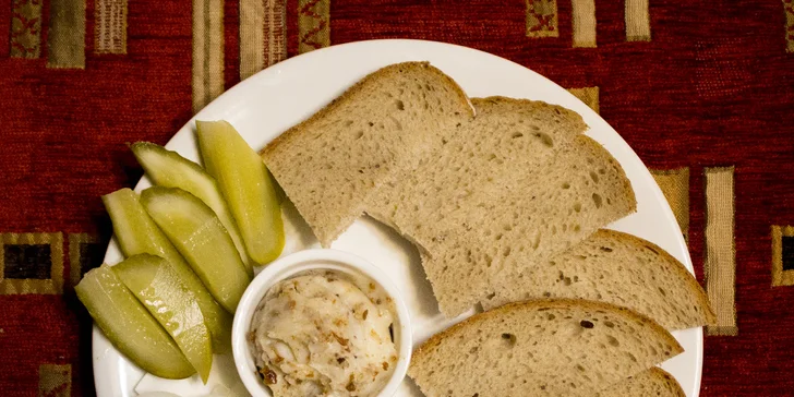 4chodové menu podle výběru i lahev vína z vlastního vinařstvía