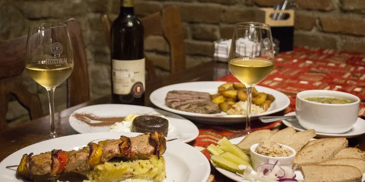 4chodové menu podle výběru i lahev vína z vlastního vinařstvía