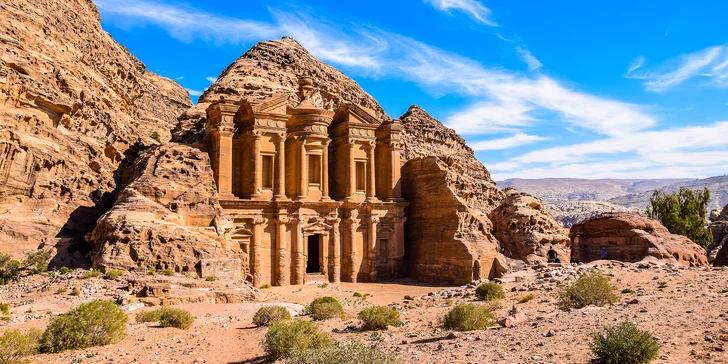 Poznávací zájezd do Jordánska na 7 nocí: bájné město Petra, Artemisin chrám i červená poušť Wadi Rum