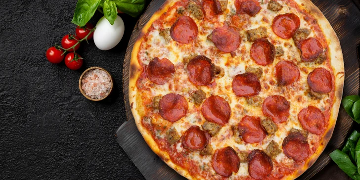 Pizza k odnosu s sebou: salámová, sýrová nebo třeba žampionová