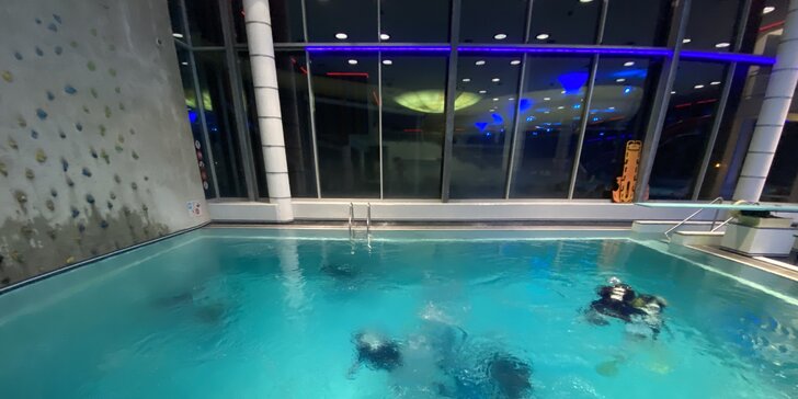Potápěčem na zkoušku: zaškolení a ponor v bazénu pro jednoho nebo dva