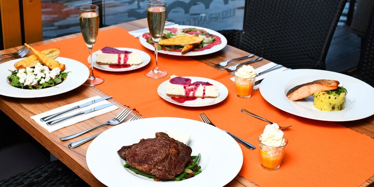 Speciální steakové 3chodové menu pro 2 osoby s výhledem na Karlův most