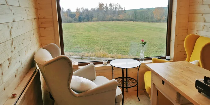 Glamping na vysoké úrovni: ubytování i snídaně v moderním domku na Vysočině