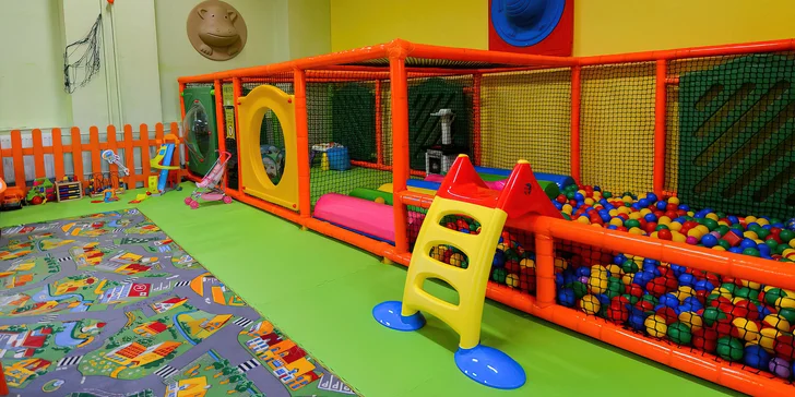Víkendové vstupy do herny pro 1 nebo 2 děti: 2 hodiny, limonáda