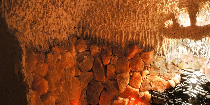 Relaxace v solné jeskyni: samostatné vstupy, permanentky nebo privátní relax ve dvou
