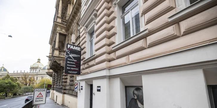 Kadeřnické balíčky: dámský střih, barvení odrostů, detox i kúra proti padání vlasů