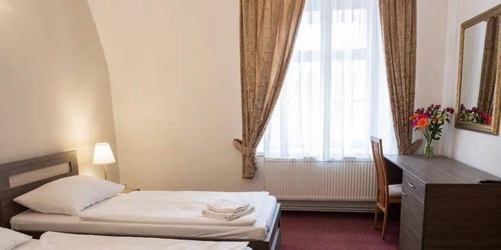 Až 4 dny ve stylu zámecké šlechty v UNESCO památce ve Valticích: snídaně, večeře a víno
