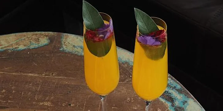 Pobyt v moderním hotelu na lodi v Karlíně: jídlo, bio prosecco i slevy