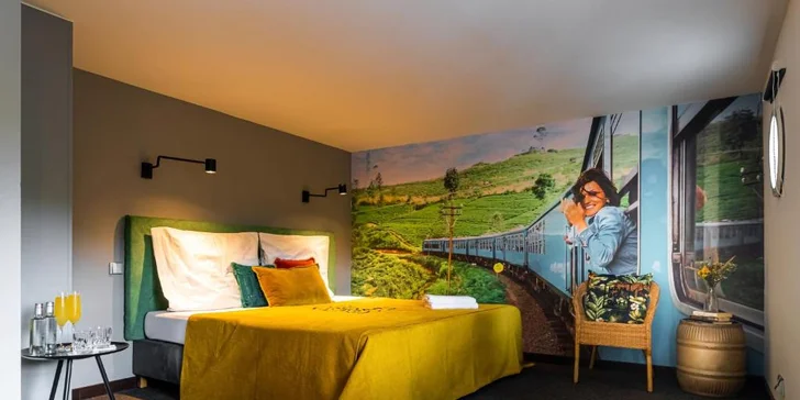 Pobyt v moderním hotelu na lodi v Karlíně: jídlo, bio prosecco i slevy