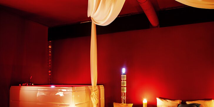 Privátní romantický balíček v sauně a vířivce při svíčkách