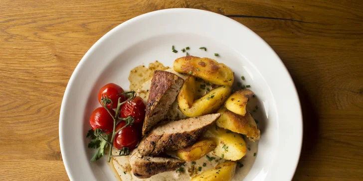 Grilované kalamáry, steak z panenky a čokoládový dort pro 1 či 2 osoby