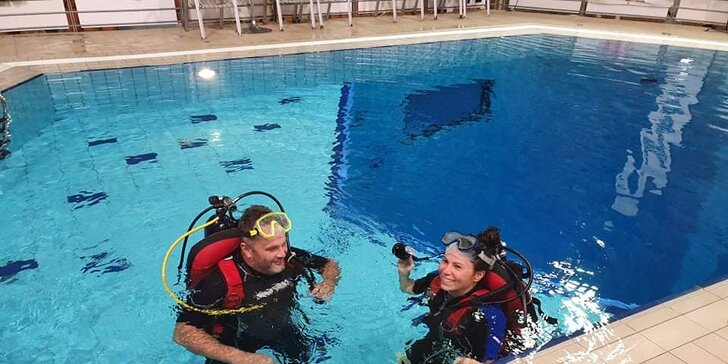 Potápění na zkoušku: ponor v potápěčské věži s instruktorem, min. hodina pod vodou