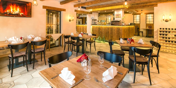 Romantický hotel ve Varech u lesa: snídaně i večeře, thajská masáž, výlety