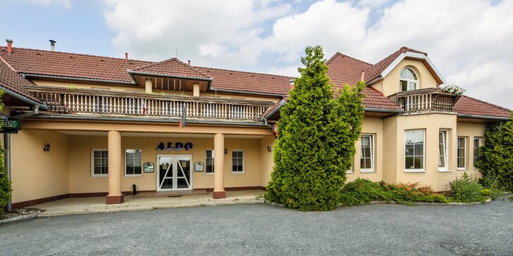 Pobyt se snídaní blízko Olomouce: hotel s wellness i bowlingem