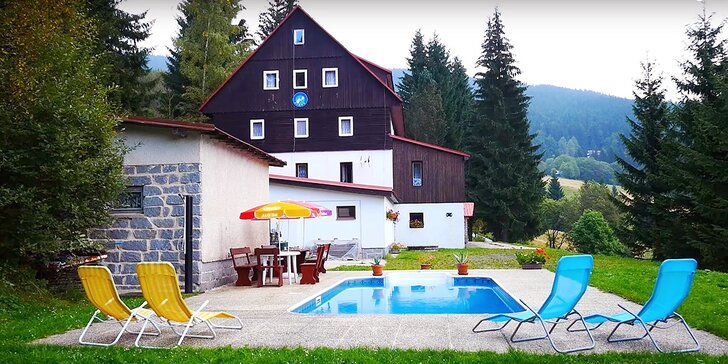 3 až 8 letních dní v Krkonoších: bohatá polopenze a vyhřívaný venkovní bazén