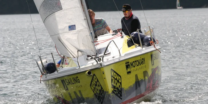 Dvě hodiny plavby sportovní plachetnicí po Vranovské přehradě s až čtyřčlennou posádkou