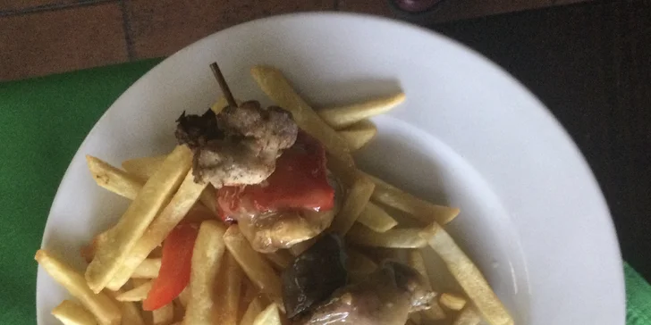 Polední menu dle výběru z denní nabídky Na Brusírně v Táboře: vývar, kulajda, řízek, smažák i další jídla