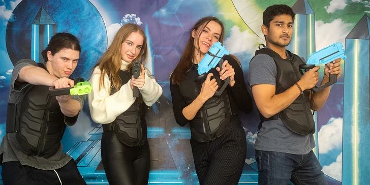 Virtuální střílecí hra Tower Tag s haptickými vestami až pro 8 hráčů