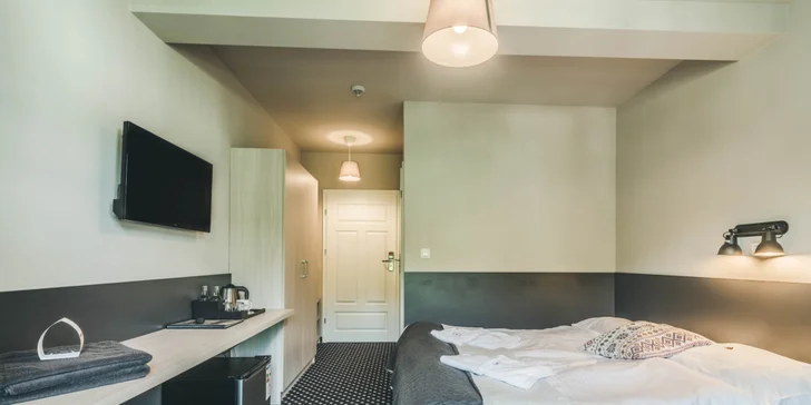 Lázeňské město Duszniki Zdrój blízko českých hranic: moderní hotel s wellness a polopenzí