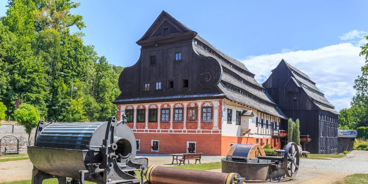 Lázeňské město Duszniki Zdrój blízko českých hranic: moderní hotel s wellness a polopenzí