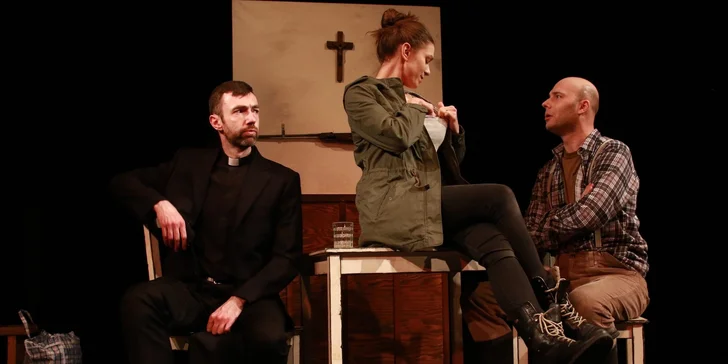 Vstupenka pro jednoho i pro pár na představení Martin McDonagh: Osiřelý západ