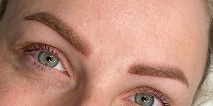 Permanentní make-up: oční linky, obočí pudrovou metodou i výplň rtů