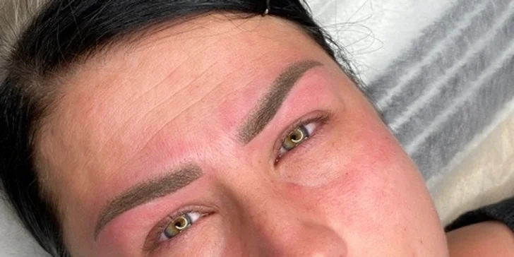 Permanentní make-up: oční linky, obočí pudrovou metodou i výplň rtů