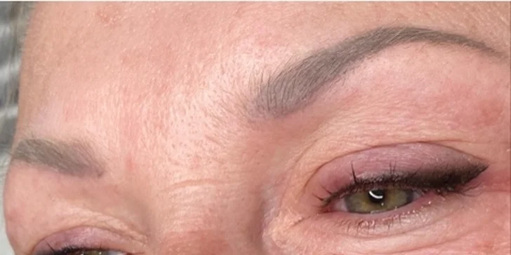Permanentní make-up: oční linky, obočí pudrovou metodou i výplň rtů