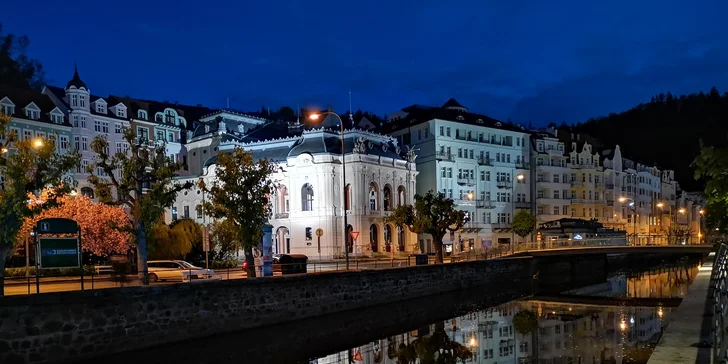 Pobyt v Karlových Varech se snídaní či polopenzí, neomezeným wellness i masáží