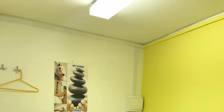 Ruční a přístrojová anticelulitidní masáž nohou nebo masáž šíje i celého těla