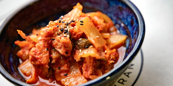 Poctivý ramen s gyoza knedlíčky nebo udon s wakame salátem pro dva