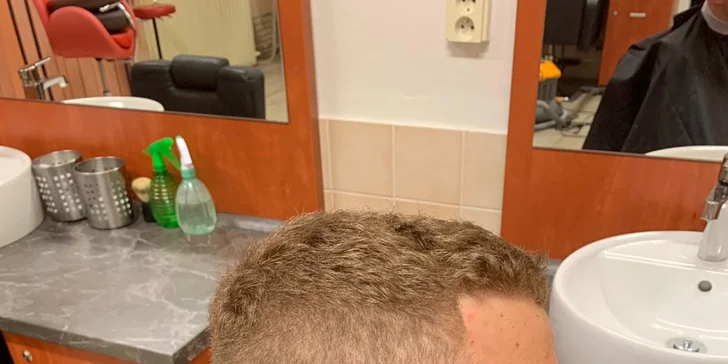 Pánský střih fade, vousy i kompletní barber péče s voskem, mytím, masáží hlavy a pleťovou maskou
