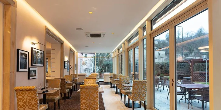 Luxusní pobyt na Malé Straně: 60 min. v privátním wellness a bohaté snídaně