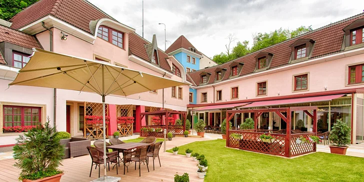 Luxusní pobyt na Malé Straně: 60 min. v privátním wellness a bohaté snídaně
