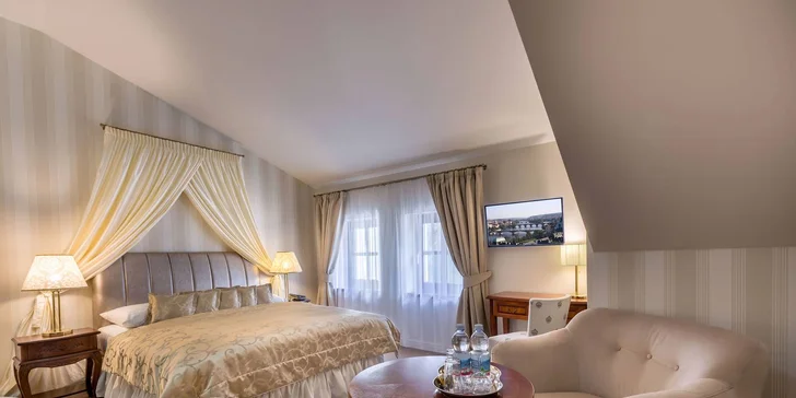Luxusní pobyt na Malé Straně: 60 min. v privátním wellness a bohaté snídaně