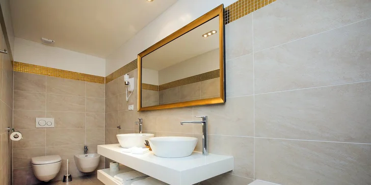 Luxusní pobyt na Malé Straně: 60 min. v privátním wellness a bohaté snídaně