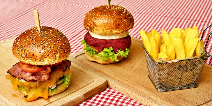 Burger s hovězím masem nebo plackou z fazolí i kozím sýrem a hranolky pro 1 či 2 osoby