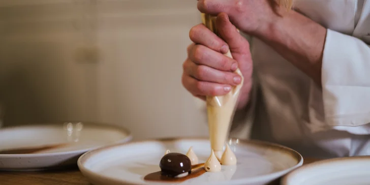 Vytříbené menu na zámku: 4 nebo 5 chodů i vinné párování, kuchař z michelinské restaurace