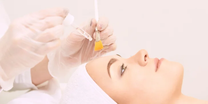 Omlazení pleti: chemický peeling nebo mezoterapie ve Studiu BlanQ