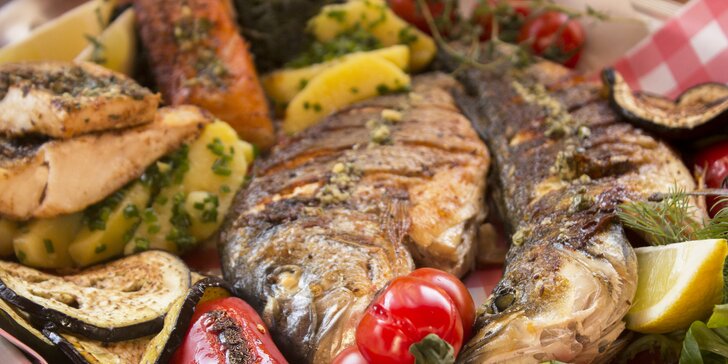 Dobroty z oceánu: talíř plný ryb i mořských plodů pro cca 4 osoby