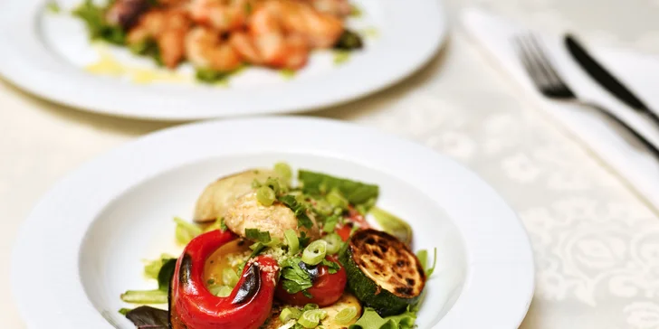 Gurmánské tříchodové menu u Václaváku: carpaccio, mořské plody či steak, dezert i prosecco