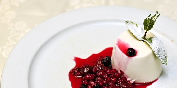 Gurmánské tříchodové menu u Václaváku: carpaccio, mořské plody či steak, dezert i prosecco