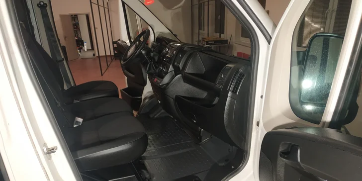 Auto jako nové: čištění interiéru, mytí exteriéru i ochrana laku