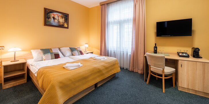 Pobyt v rodinném hotelu na Smíchově: ubytování se snídaní pro 1 až 5 osob