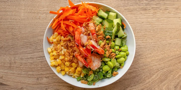 Smlsněte si na poke bowl: losos, tuňák, úhoř i vege varianta pro 1 či 2
