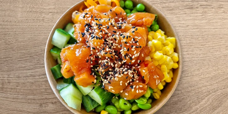 Smlsněte si na poke bowl: losos, tuňák, úhoř i vege varianta pro 1 či 2