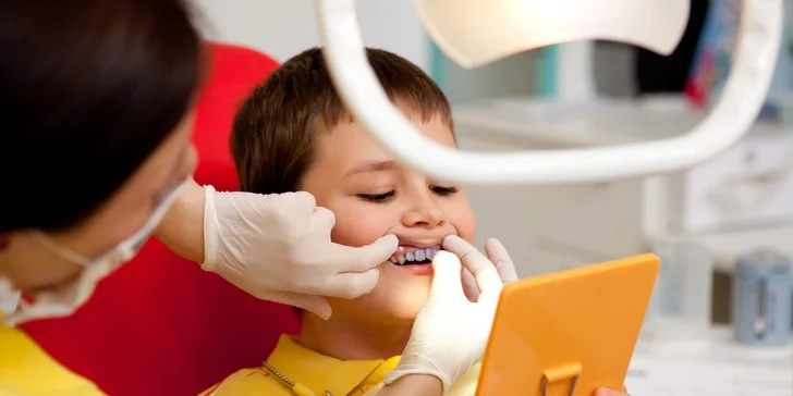 Dentální hygiena + pískování zubů pomocí Air-Flow + sada dentálních pomůcek