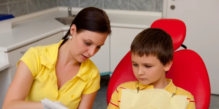 Dentální hygiena + pískování zubů pomocí Air-Flow + sada dentálních pomůcek