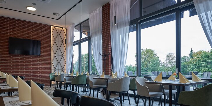 Nový 4* hotel v centru Mariánských Lázní: snídaně či polopenze a wellness
